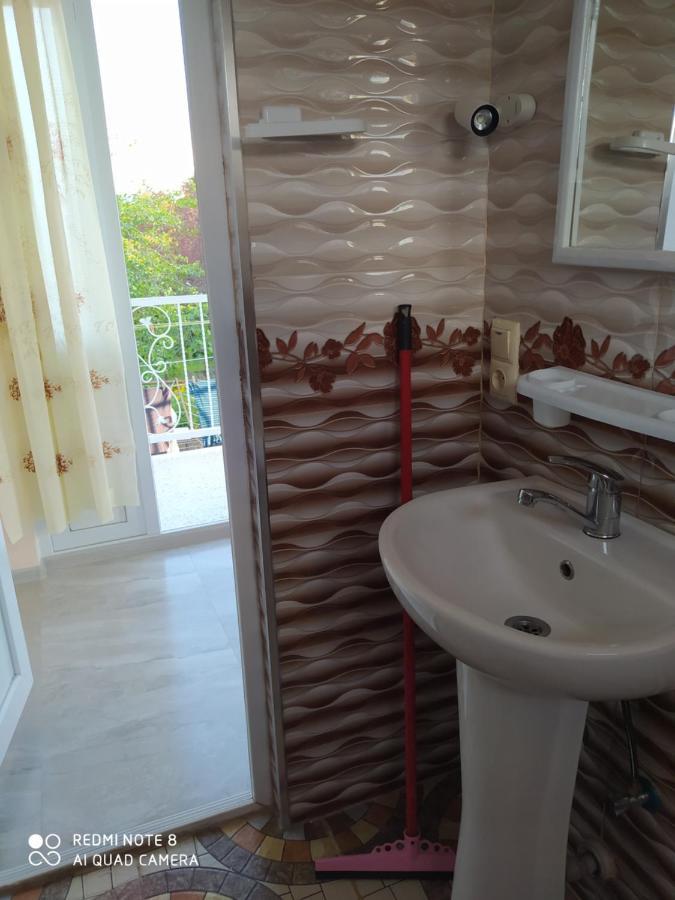 Emzari'S Apartment Кобулеті Екстер'єр фото
