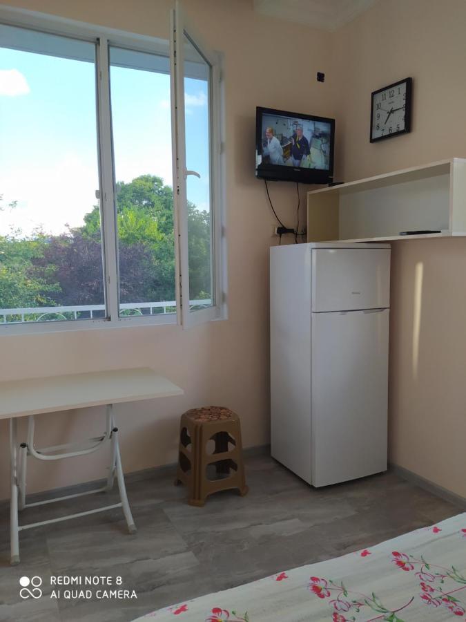 Emzari'S Apartment Кобулеті Екстер'єр фото