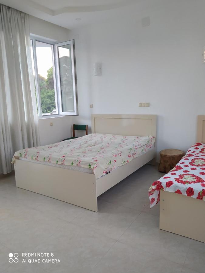 Emzari'S Apartment Кобулеті Екстер'єр фото